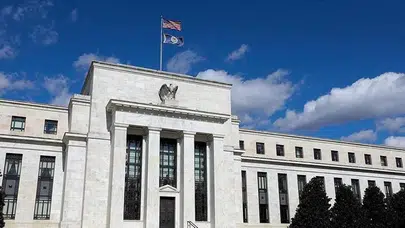 Fed yetkililerinden enflasyon uyarısı: Faiz artırımı ihtimali değerlendirildi