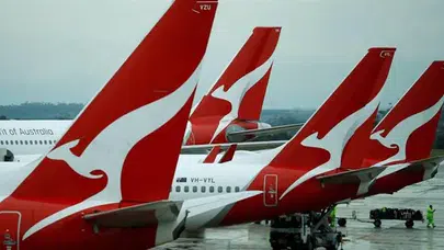 Qantas Havayolu Şirketi, ticari uçuşta 24 saat havada kalarak yeni bir rekor kırdı