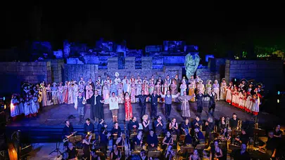 İzmir'de sanat dolu 13 gün: 9. Uluslararası Efes Opera ve Bale Festivali Tosca ile Kapatıldı