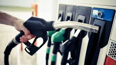 Petrol fiyatları geriledi, motorine 1 lira 34 kuruş indirim geldi