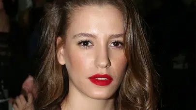 Serenay Sarıkaya'ya çifte müjde!
