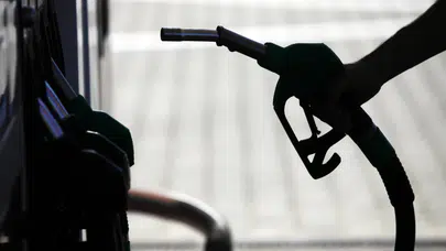 Akaryakıtta son durum: Motorin fiyatları 84 TL'ye yaklaştı