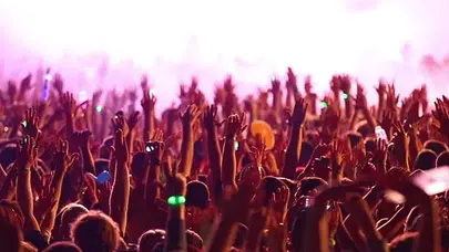Hafta sonu konser rotası belli oldu: İstanbul'da hangi sanatçı nerede sahne alacak?
