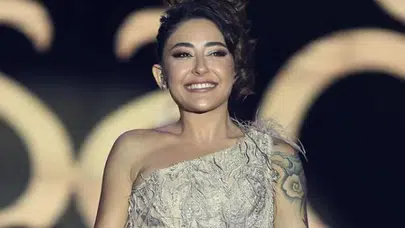 Melek Mosso kardeşi için kesenin ağzını açtı! Hediye aldığı saatin değeri dudak uçuklattı