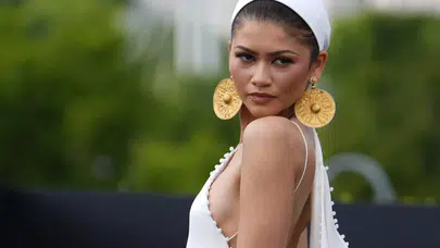 Zendaya’nın taktığı 3000 yıllık antik küpelerin ardındaki karanlık gerçek nedir?