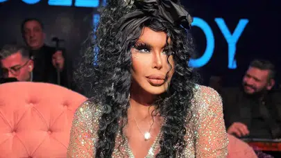 74 yaşındaki Bülent Ersoy yüz germe operasyonu geçirdi