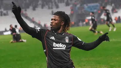 El Bilal Toure’den Beşiktaş taraftarına sert yanıt: Adımı kullanmayı bırakın