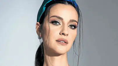 İrem Helvacıoğlu yaz tatilini kızı Sora ile geçiriyor : Görüntüleri gündem oldu