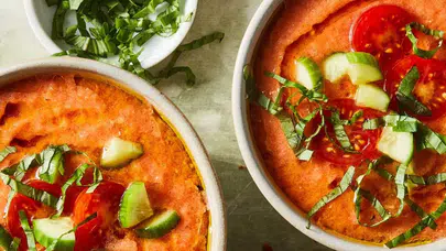 Yaz sofralarının vazgeçilmezi olan Gazpacho nasıl hazırlanır?