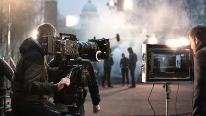 Ünlü isimleri buluşturan filme maliyet engeli! Sektörde deprem devam ediyor