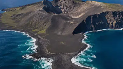İzlanda’daki Surtsey Adası’nın sırrı: İnsanların giremediği doğal laboratuvar