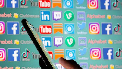 Yeni Sosyal medya düzeni: Influencer'lar ve yapay zeka içerikleri üzerine hangi kurallar getirildi?