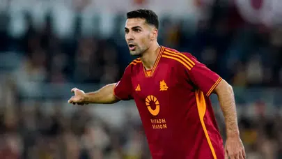 Zeki Çelik için sürpriz transfer iddiası: Juventus ile anlaşmaya vardı