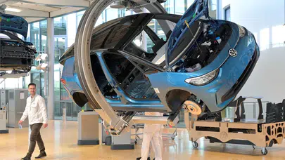Volkswagen'in yeniden yapılandırma planı işçiler tarafından engellendi