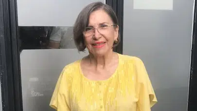 Gül Onat'ın kanser tedavisi nedeniyle saçlarını kazıttı