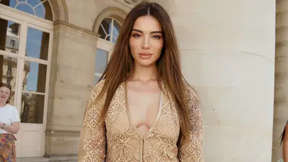 Melisa Aslı Pamuk, Paris Moda Haftası’na damga vurdu