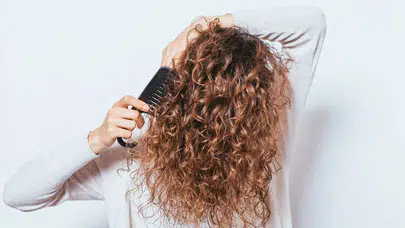 Kıvırcık saçlılar için en etkili nemlendiren maske nedir?