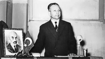 İslam düşüncesine önemli katkılarda bulunan Nurettin Topçu'yu nasıl anmalıyız?