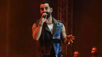 Gökhan Türkmen’den Ankara’da müzik şöleni! Konserine binlerce kişi katıldı