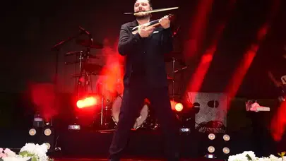 Ekin Uzunlar Değirmendere Fındık ve Kültür Sanat Festivali'nde kemençeyle şov yaptı