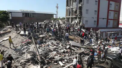 Kolombiya'da meydana gelen 7,4 büyüklüğündeki depremde ölüm sayısı 180'i aştı