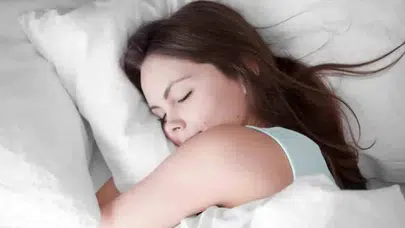 Uykunun azı ve çoğu yaşlanmayı hızlandırıyor mu?