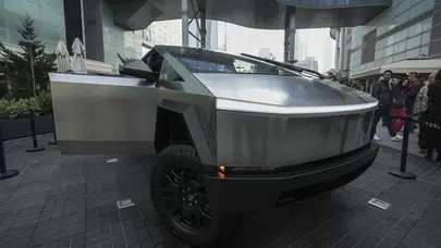 Tesla, Cybertruck modellerinin fiyatlarını neden artırdı?