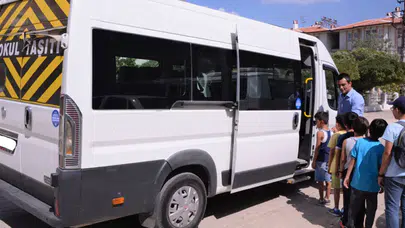 İzmir'de 2026-2027 eğitim öğretim yılı için okul servis ücretleri ne kadar olacak?