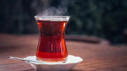Çay fiyatları nasıl değişiyor ve alışverişte nelere dikkat edilmeli?