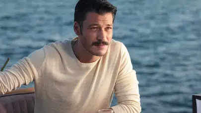 Mercan Köşk'te oynayan Kubilay Aka kebap hazırlayarak gündeme geldi