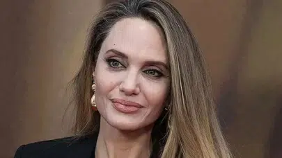 Angelina Jolie, Ukrayna'daki yer altı okullarını ziyaret etti