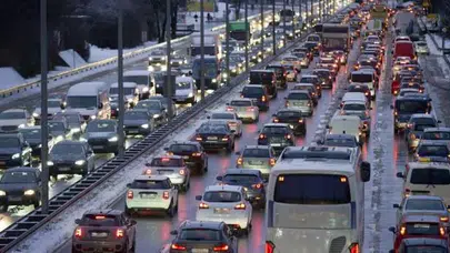 Dünyanın en uzun trafik sıkışıklığı nasıl gerçekleşti ve neler yaşandı ?