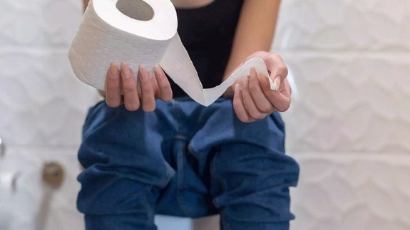 Tuvalette uzun oturanlar dikkat! Hasta ediyor