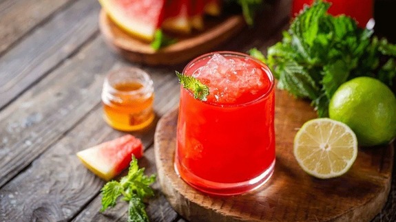 Yaz aylarında içinizi serinletecek 10 içecek tarifi!