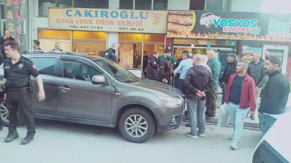 Kocaeli'de yol verme kavgası: 16 yaşındaki çocuk vuruldu