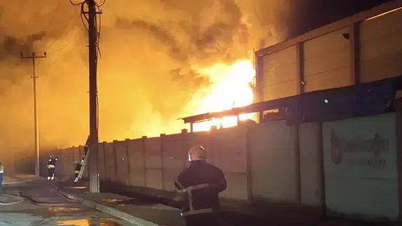 Samsun'un Bafra ilçesinde fabrika yangını