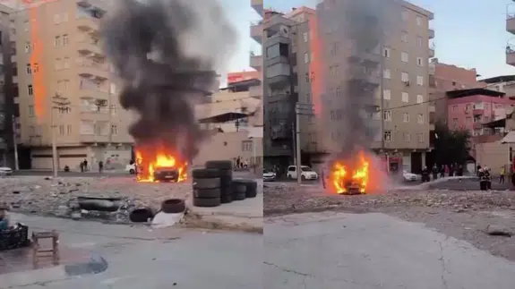 Diyarbakır'da seyir halindeki araç alevler içinde kaldı!