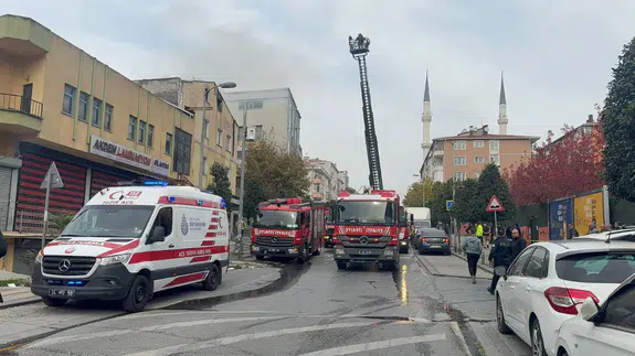Güngören’de tekstil fabrikasında yangın çıktı!