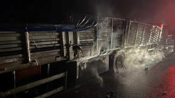 Osmaniye'de mısır yüklü tır alev aldı!