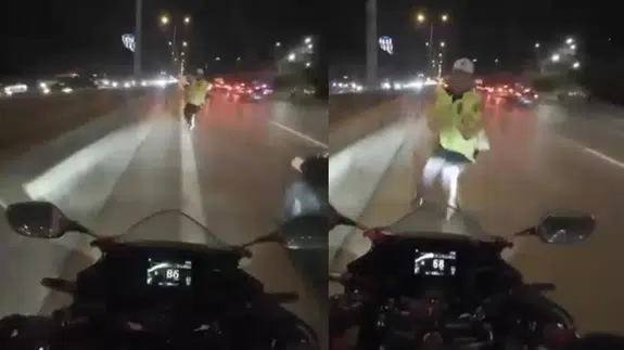 Maltepe'de motosiklet, trafik polisine çarptı: İşte kaza anı