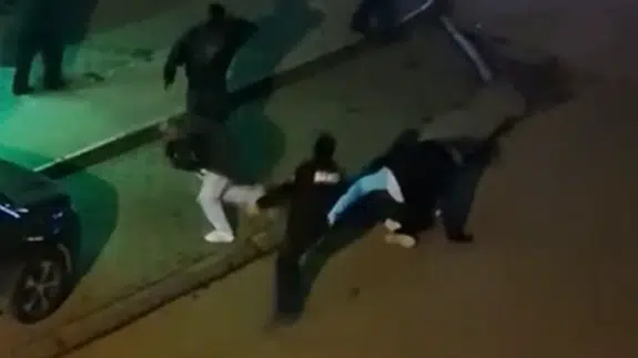 Bolu’da gece yarısı kavga kameraya yansıdı: Bekçiler biber gazı kullandı