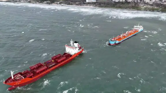 Bakırköy açıklarında iki tankerden acil durum çağrısı!