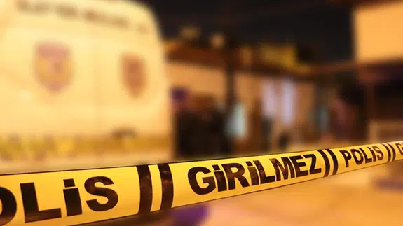 Esenyurt’ta park tartışması kanlı bitti! Bıçaklı kavga kamerada