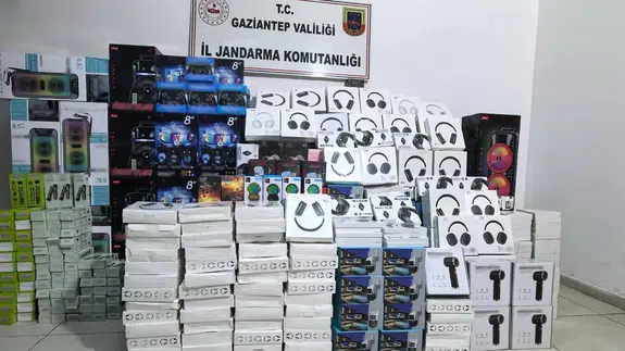 Gaziantep'te iş yerine baskın: 1 milyon 550 bin TL ele geçirildi!