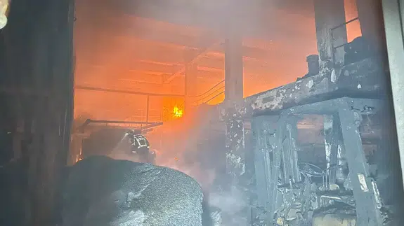 Uşak'ta fabrika yangını söndürüldü