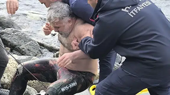 Hatay’da zıpkın kazası: Bacağına saplanan zıpkınla hastaneye kaldırıldı