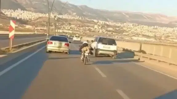 Kahramanmaraş’ta motosikletle tehlikeli hareketler kameraya yansıdı