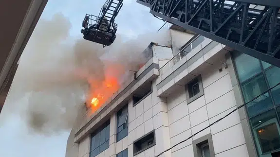 İstanbul Ataşehir’de otelde yangın paniği!
