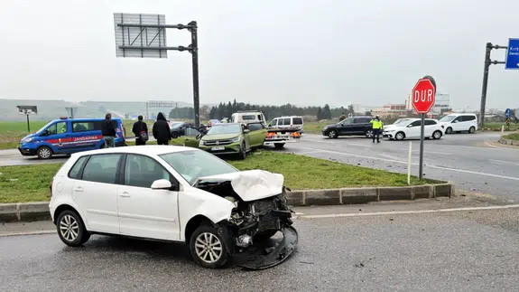 Edirne’de 2 otomobil çarpıştı, 7 kişi yaralandı