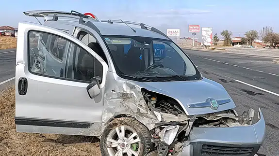 Aksaray’da karı koca dönüş yolunda kaza yaptı